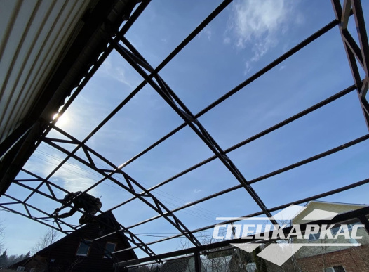 Навес из поликарбонта к дому | Примыкающий навес из поликарбоната над входом в дом №41 - фото 1370