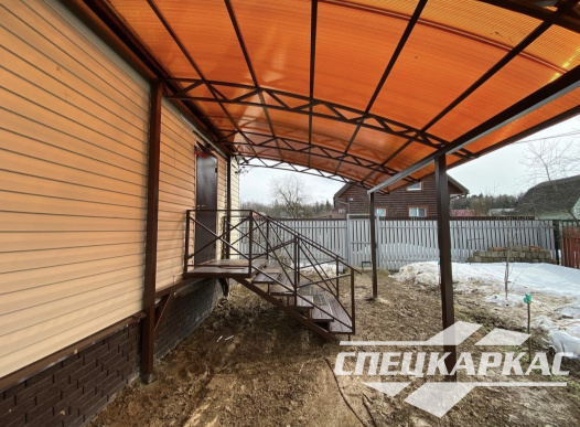 Навес из поликарбонта к дому | Примыкающий навес из поликарбоната над входом в дом №41 - фото 1374